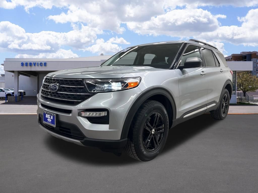 Used 2022 Ford Explorer XLT w/ Equipment Group 202A image 7