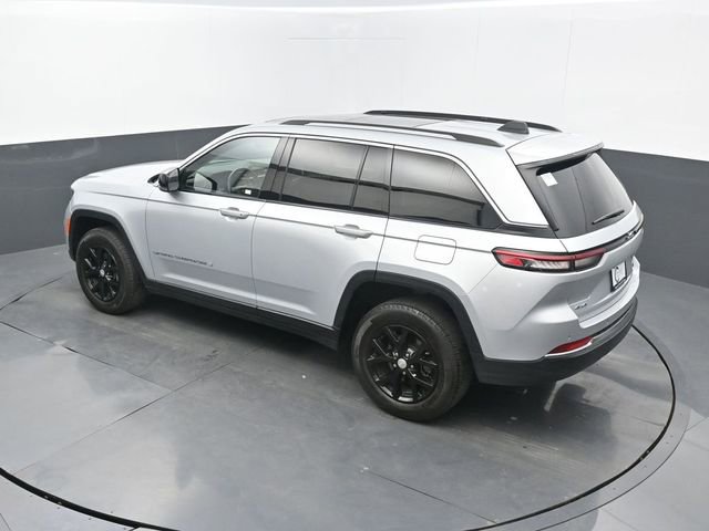 Used 2022 Jeep Grand Cherokee Limited image 48
