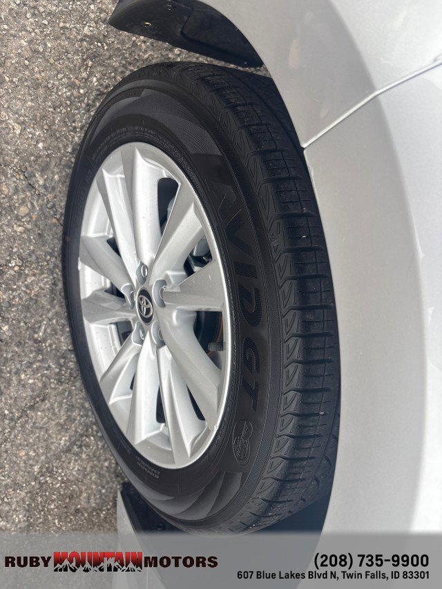 Used 2025 Toyota Corolla SE image 9