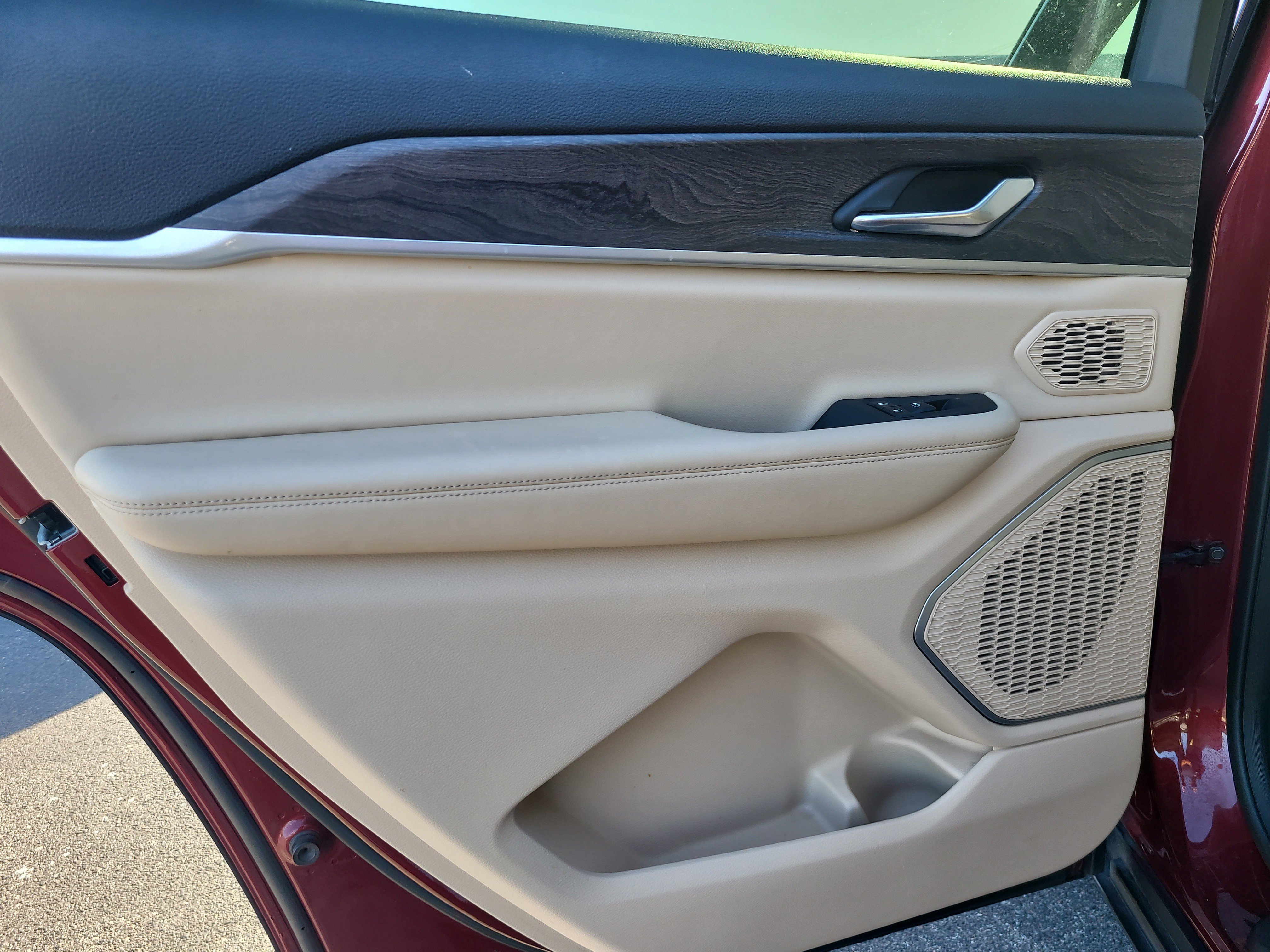 Used 2021 Jeep Grand Cherokee L Limited image 10