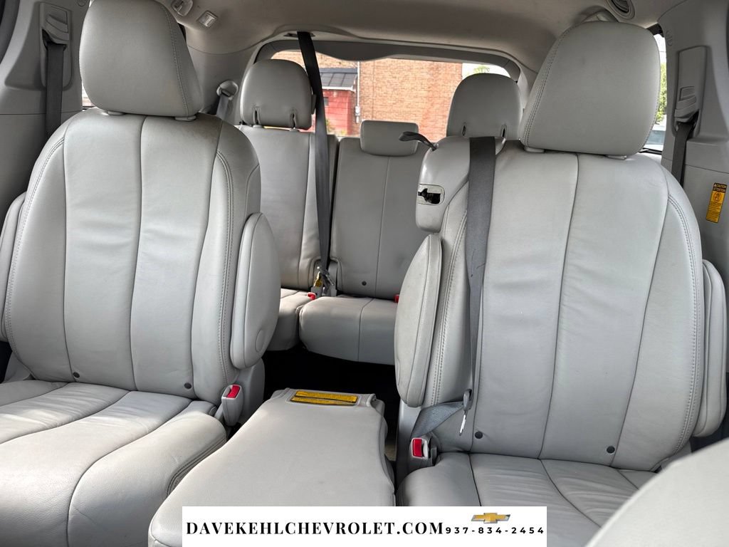 Used 2014 Toyota Sienna XLE w/ Entertainment Package FWD image 21