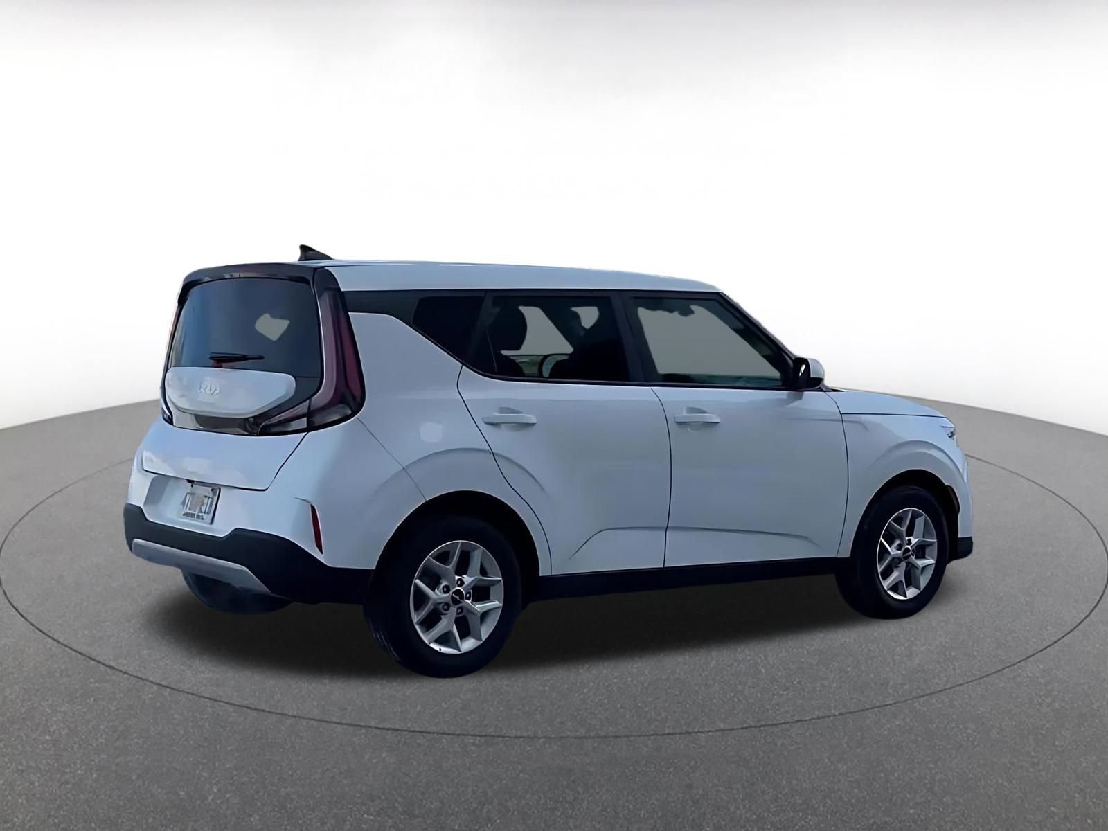 Used 2025 Kia Soul LX w/ LX Technology Package image 11