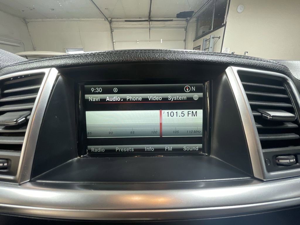 Used 2015 Mercedes-Benz GL 550 4MATIC image 13