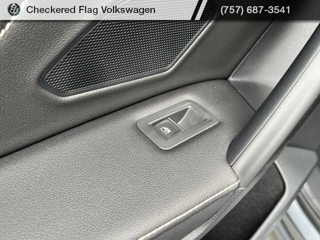 Used 2023 Volkswagen Tiguan SE R-Line FWD image 25