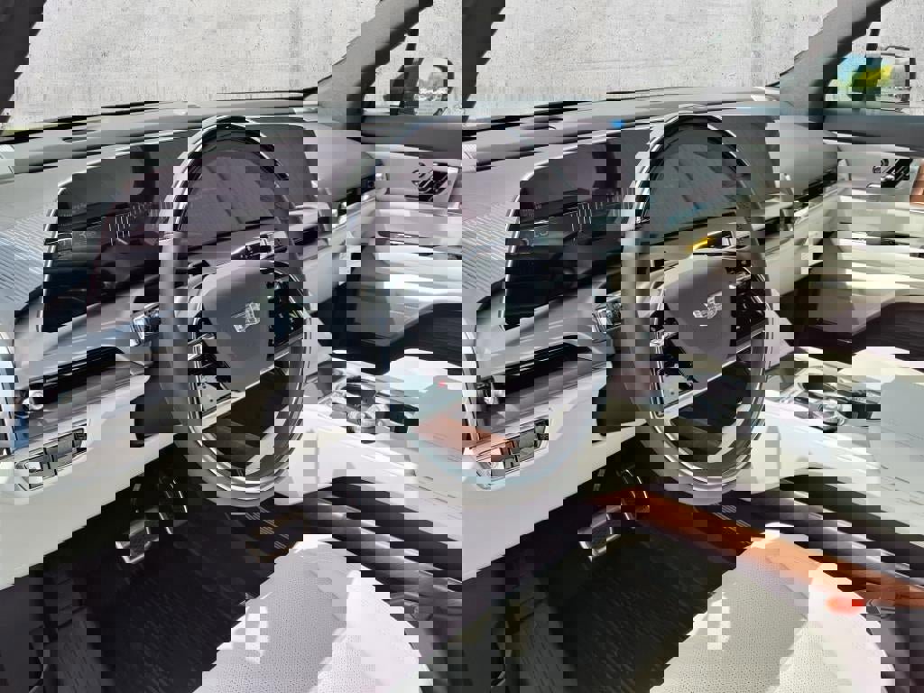 New 2026 Cadillac Vistiq Sport w/ LPO, Floor Liner Package image 18