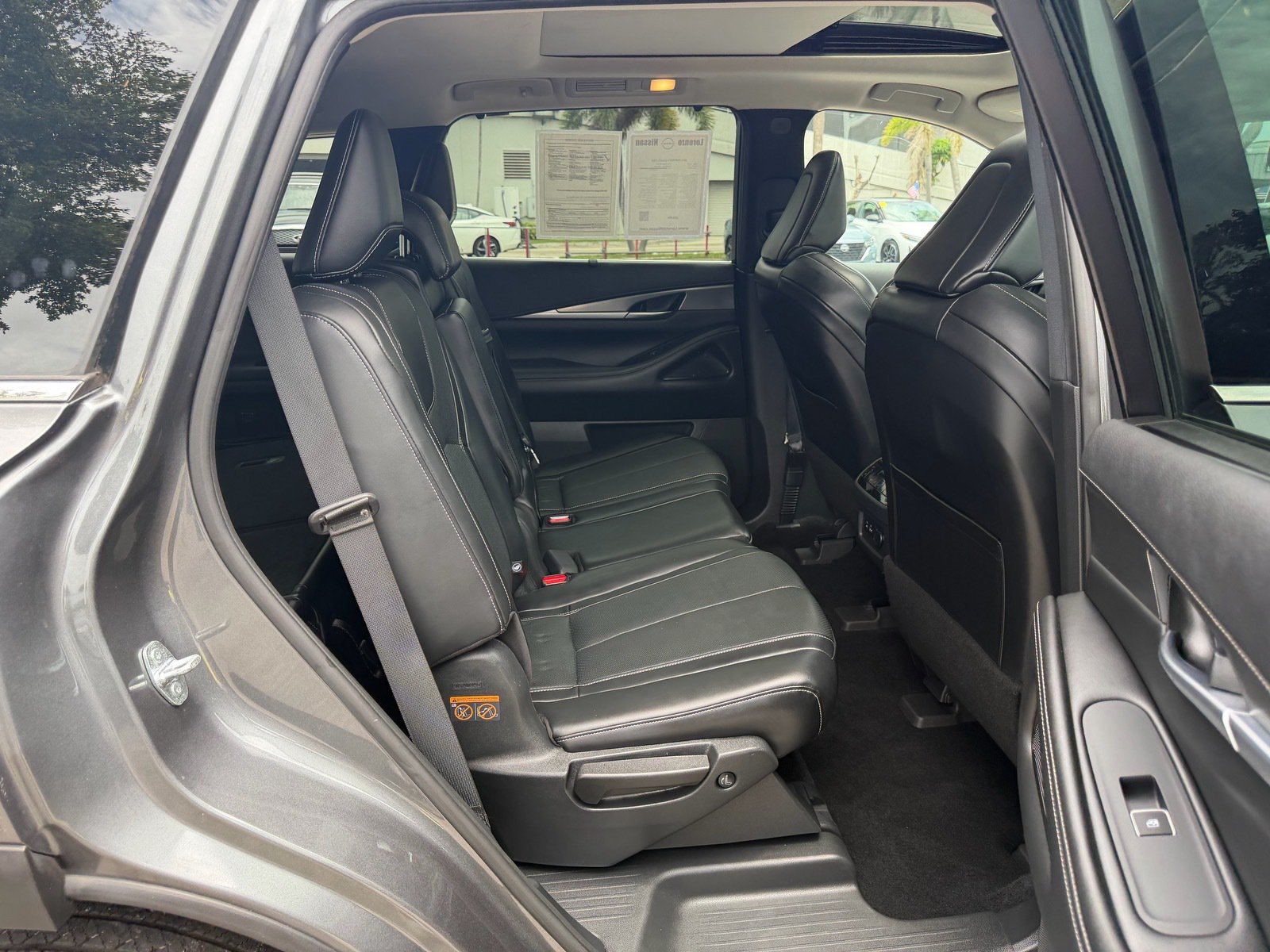 Used 2022 INFINITI QX60 Luxe w/ Cargo Package FWD image 17
