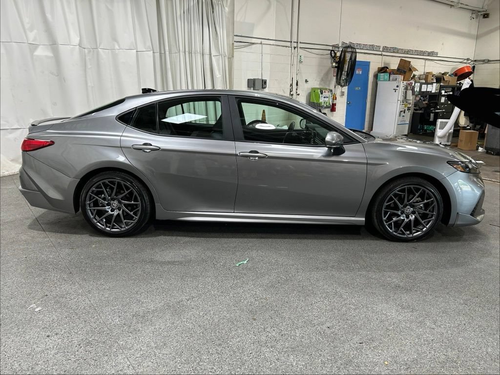 Used 2025 Toyota Camry XSE FWD image 10