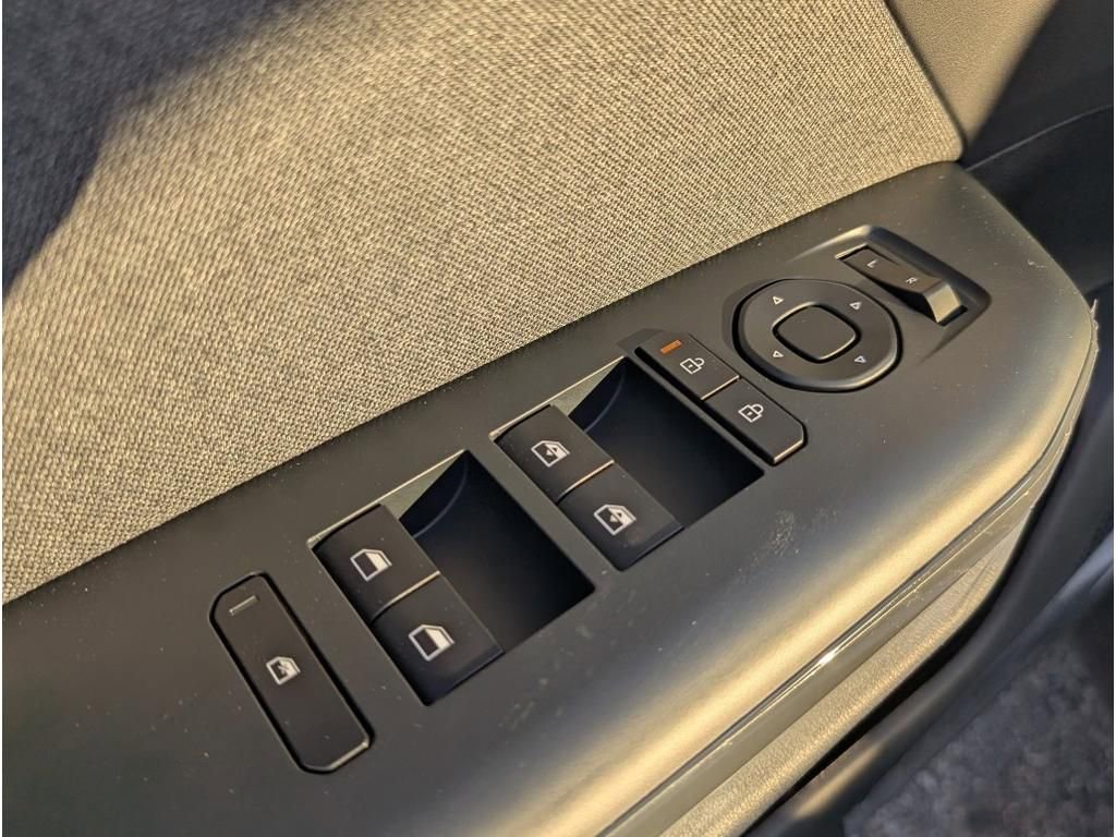 New 2025 Kia K4 EX image 15