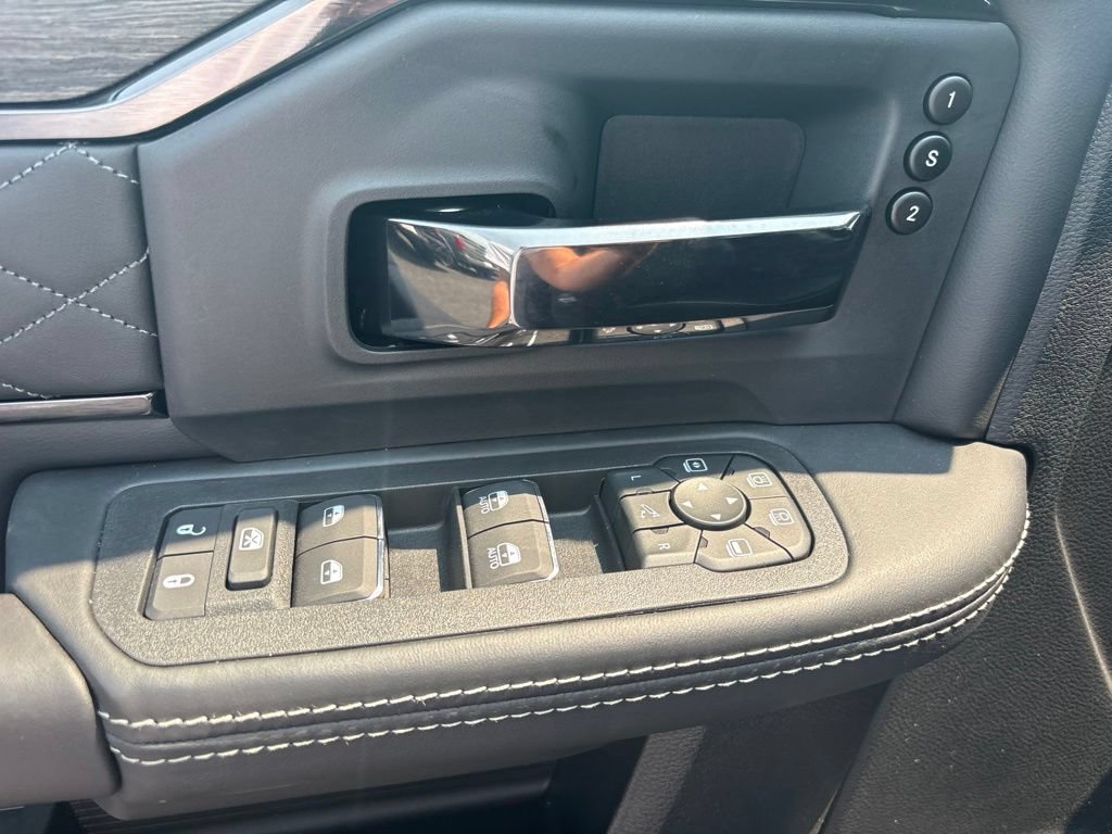 New 2026 RAM 3500 Limited AWD/4WD image 17