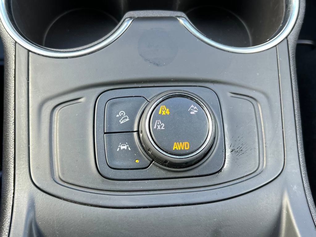 Used 2024 GMC Terrain SLE image 27