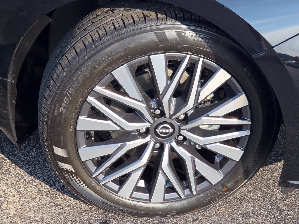New 2026 Nissan Altima 2.5 SV FWD image 13