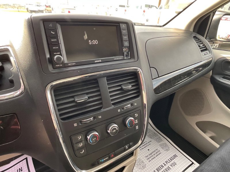 Used 2014 RAM C/V Tradesman image 11