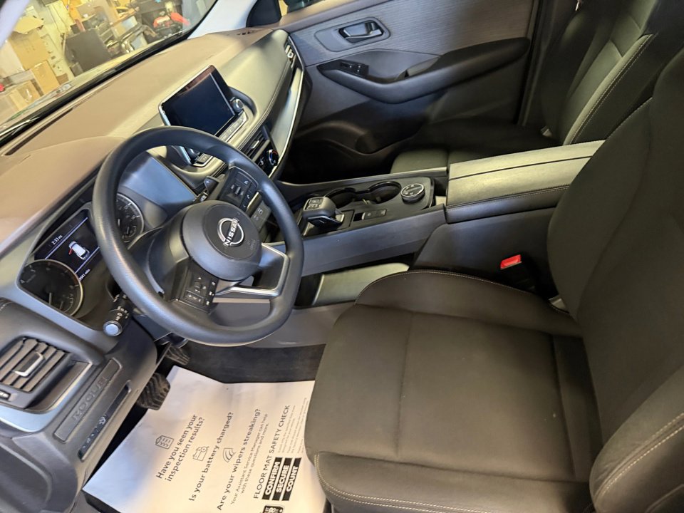 Used 2023 Nissan Rogue S AWD/4WD image 34