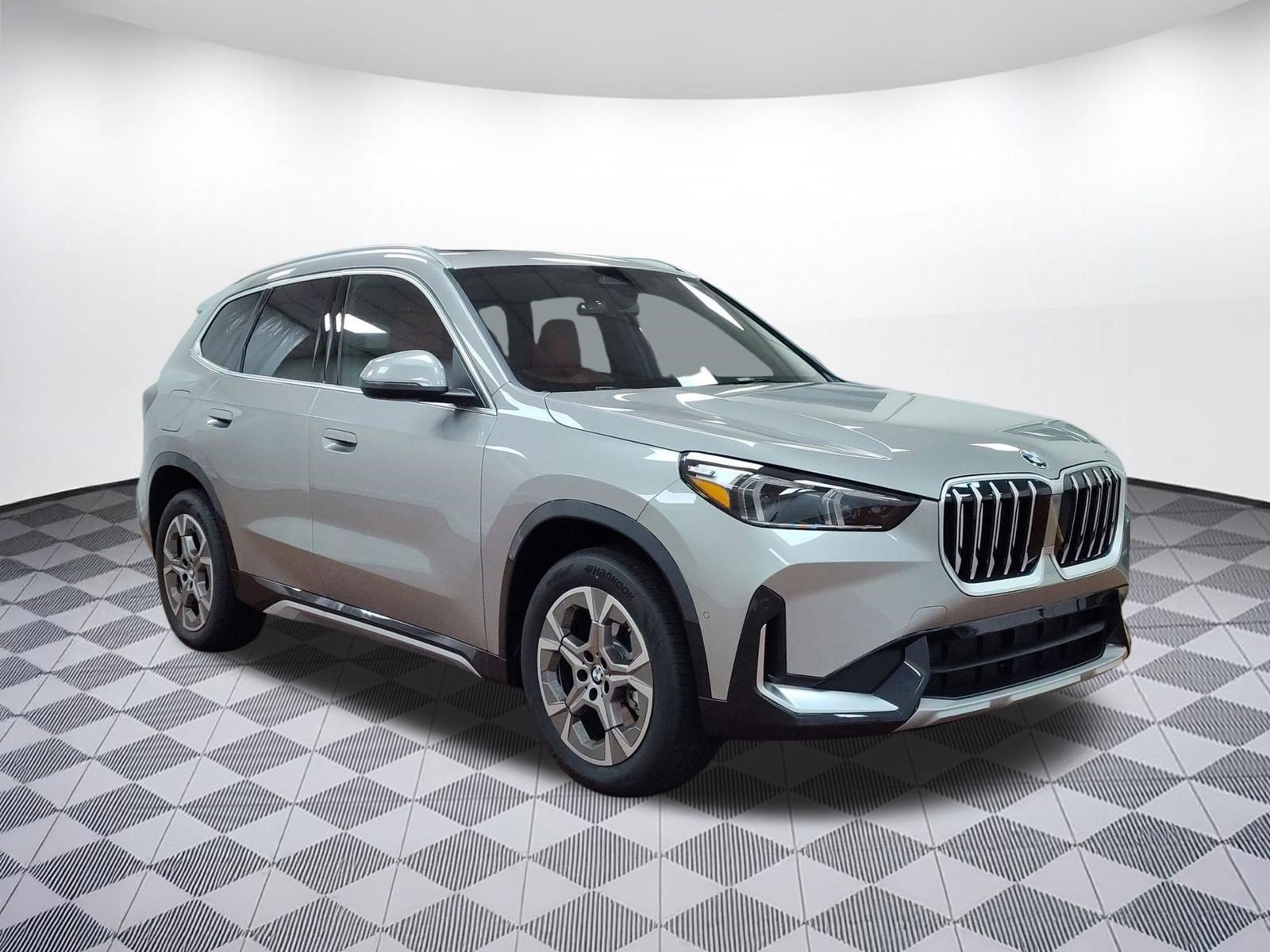 Certified 2025 BMW X1 xDrive28i w/ Convenience Package AWD/4WD image 6
