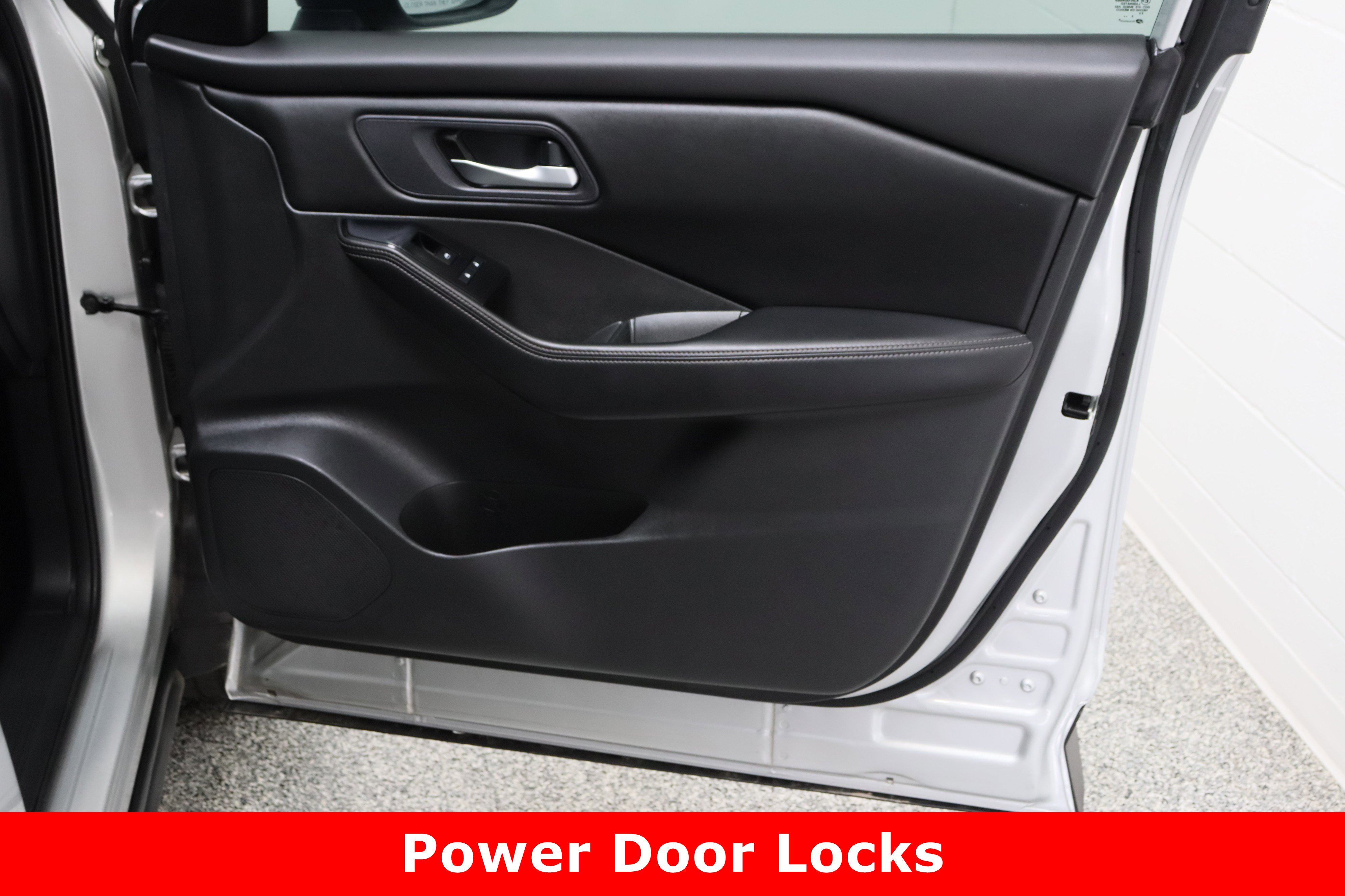 Used 2024 Nissan Rogue SV image 36