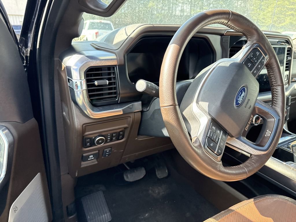 Used 2025 Ford F150 King Ranch w/ FX4 Off-Road Package image 9