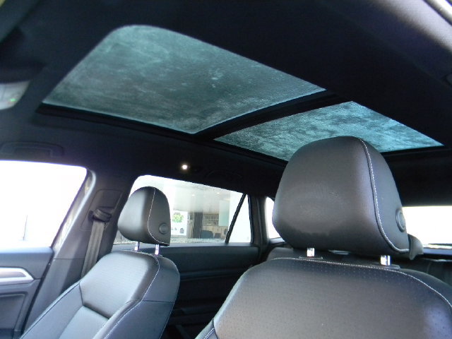 Used 2020 Volkswagen Atlas Cross Sport SE w/ Panoramic Sunroof Package AWD/4WD image 21