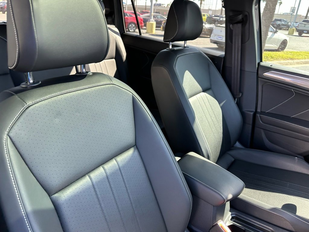 Used 2024 Volkswagen Tiguan SE R-Line w/ MDO Package, Three-Row image 25