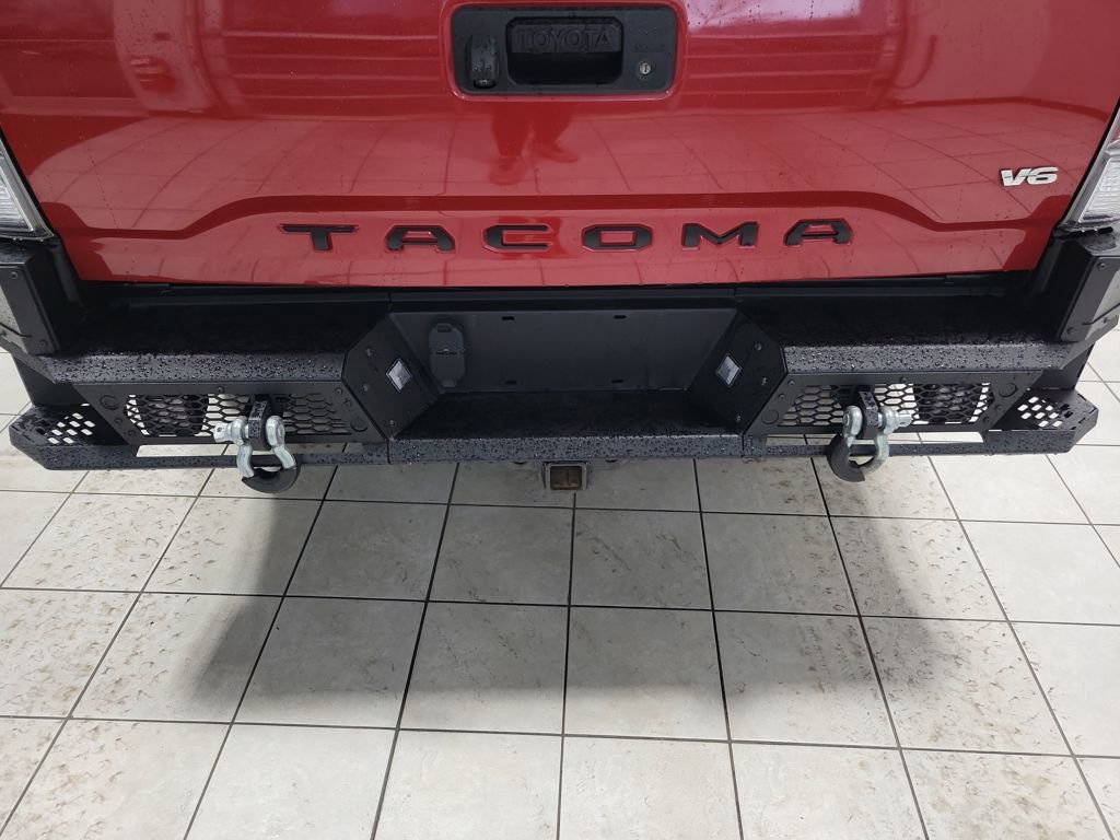 Used 2022 Toyota Tacoma TRD Sport image 19