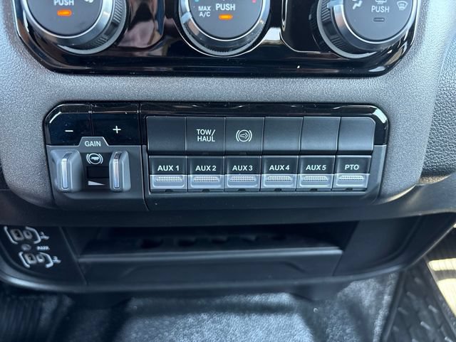 New 2026 RAM 3500 Tradesman w/ Chrome Appearance Group A AWD/4WD image 31