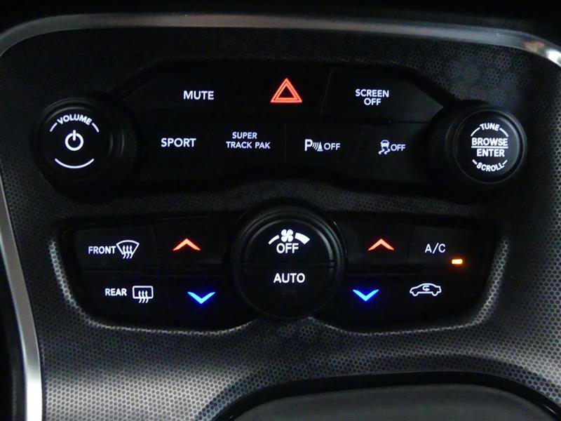 Used 2018 Dodge Challenger R/T Scat Pack w/ Leather Interior Group RWD image 15