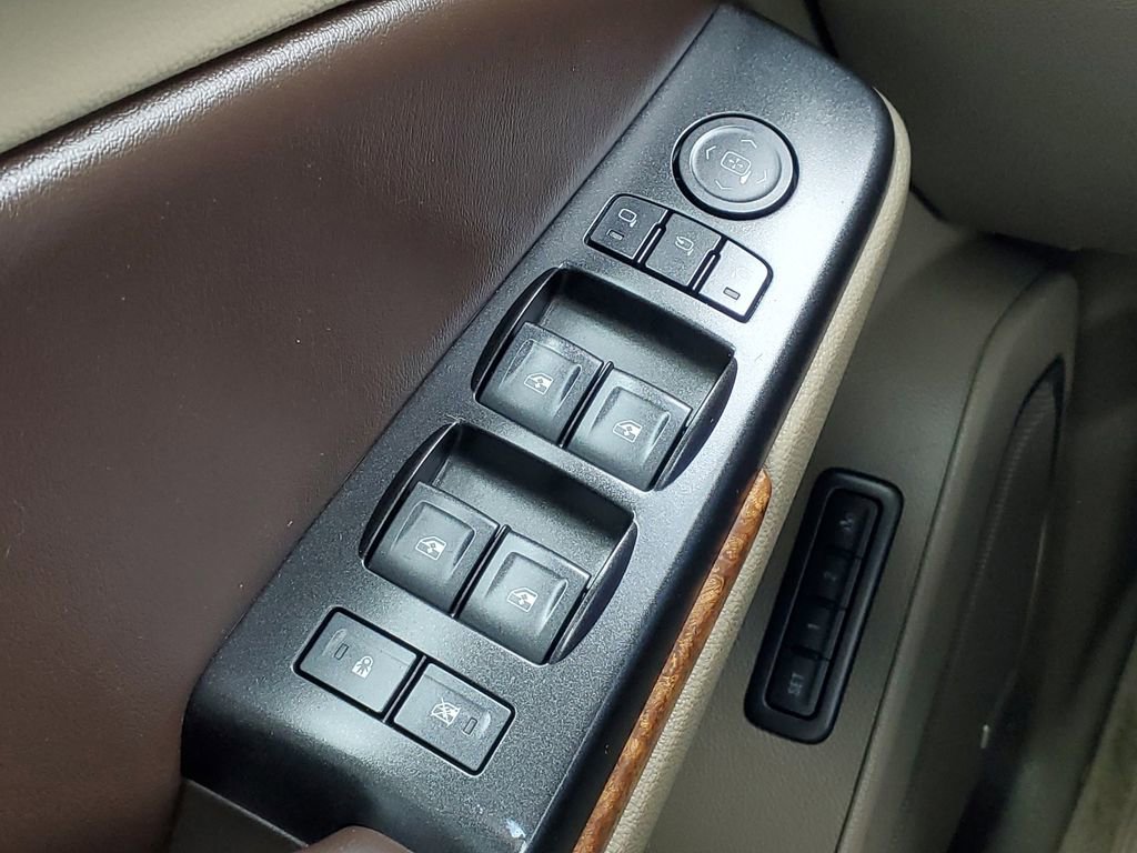 Used 2016 Chevrolet Suburban LTZ image 19