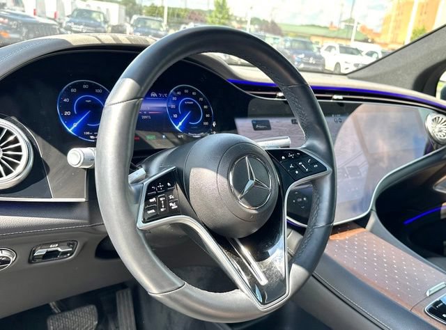 Used 2023 Mercedes-Benz EQS 580 4MATIC SUV image 17
