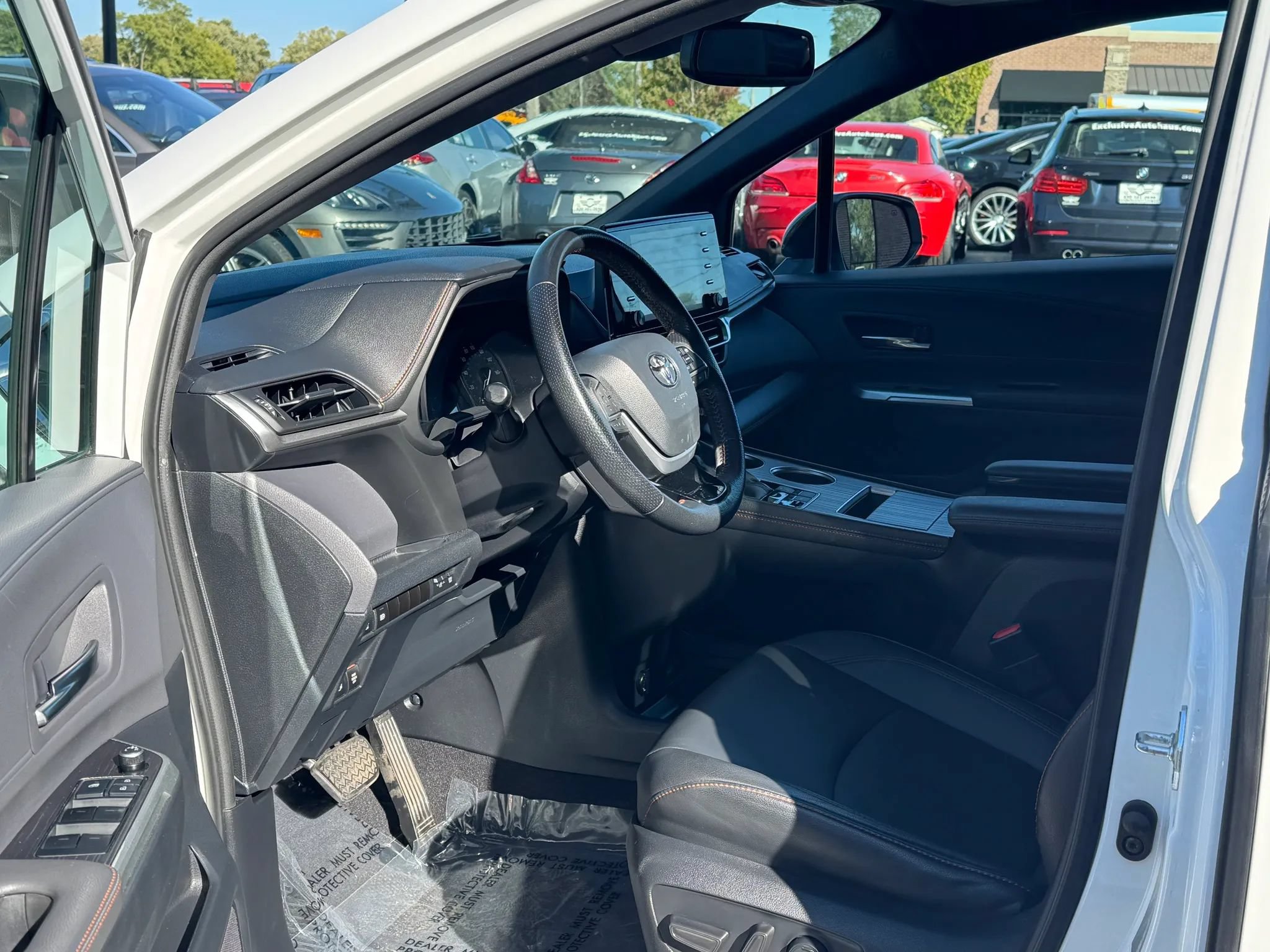 Used 2021 Toyota Sienna XSE AWD/4WD image 14
