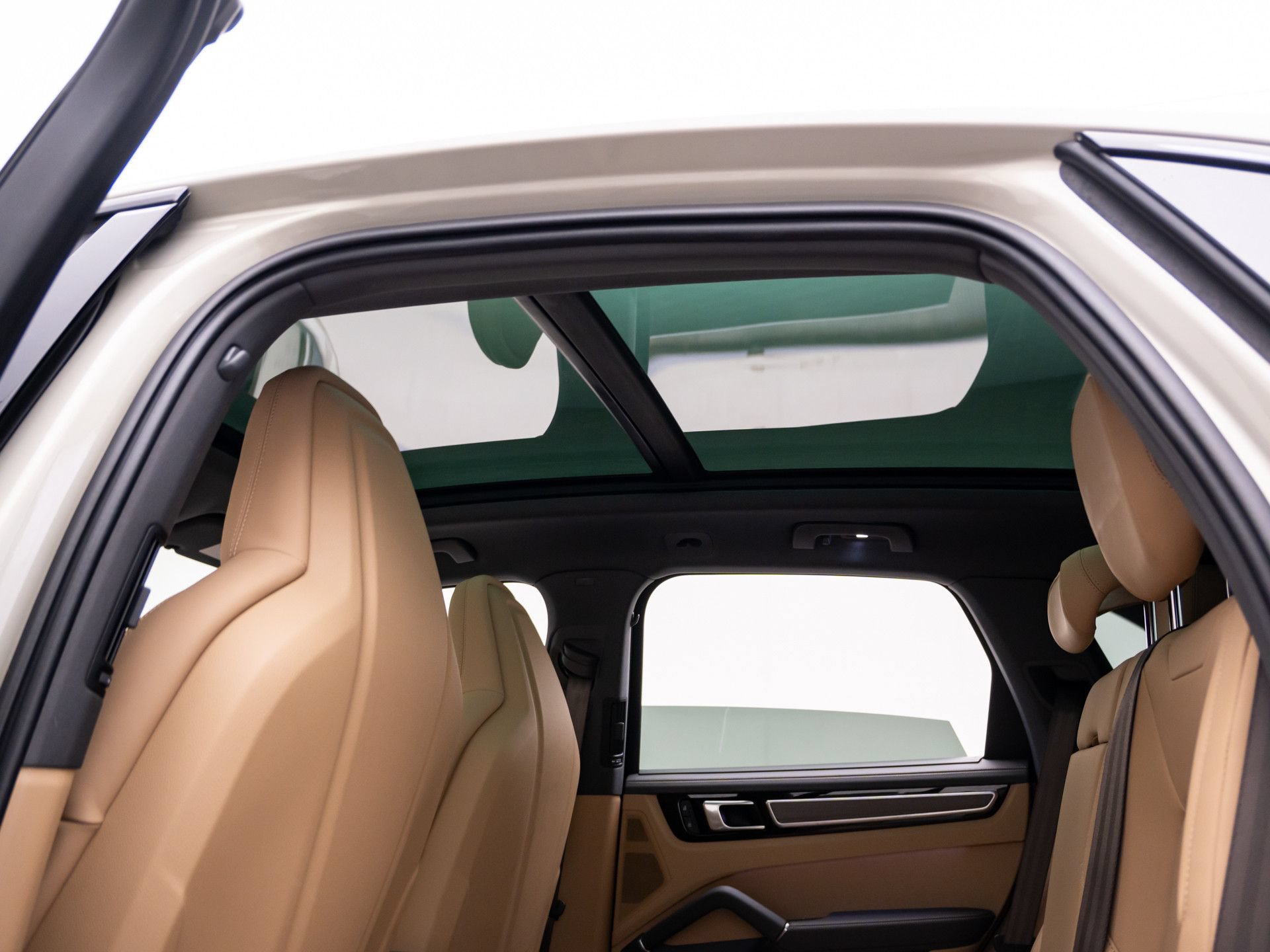 Certified 2023 Porsche Cayenne S AWD/4WD image 17