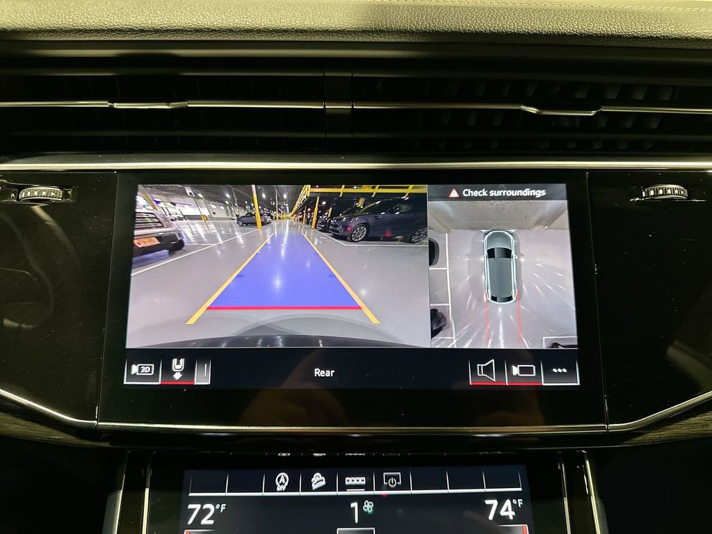 Used 2025 Audi Q8 Premium image 16