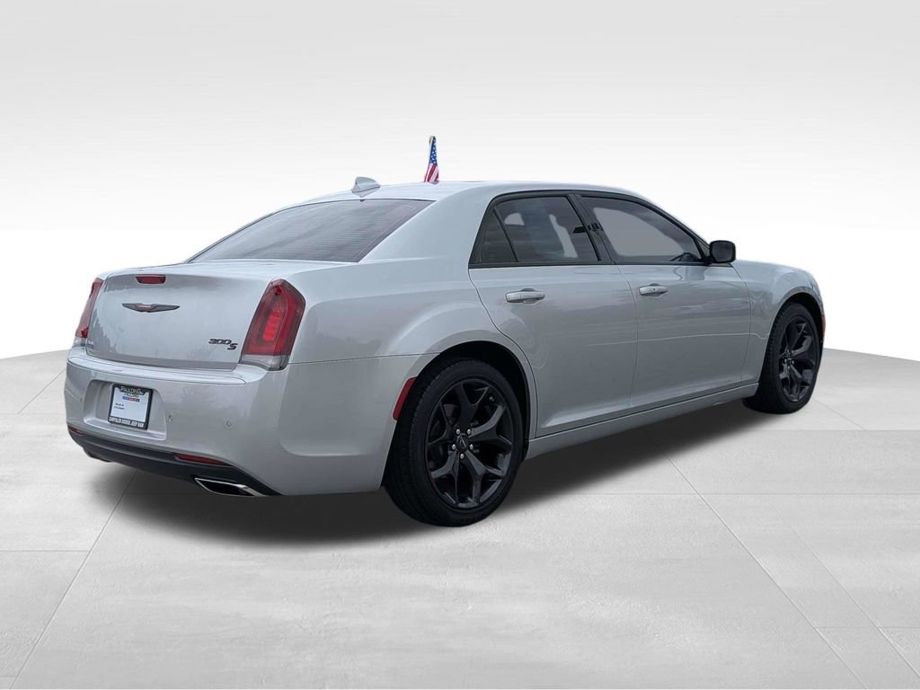 Used 2023 Chrysler 300 S RWD image 4