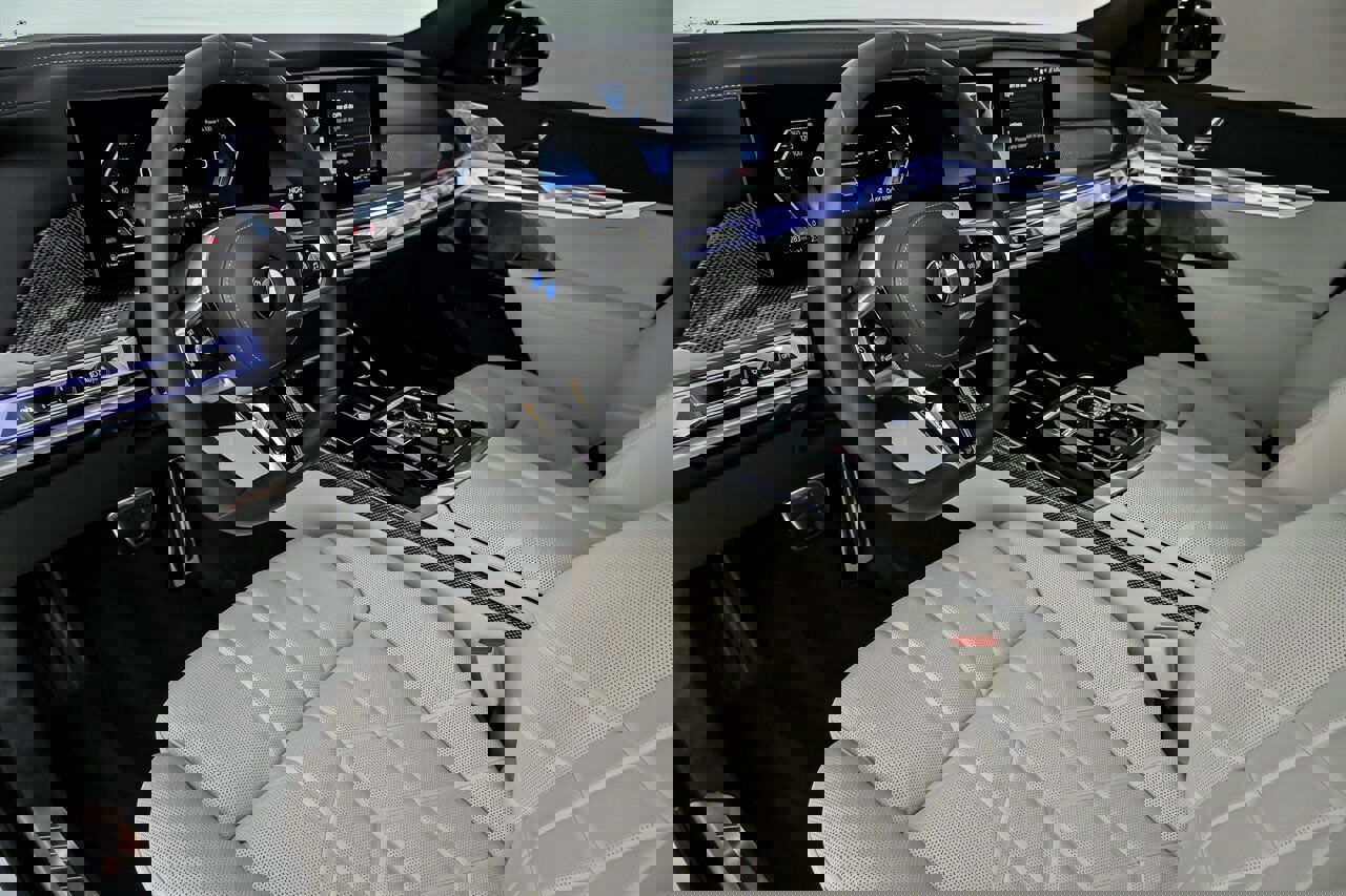 Used 2025 BMW 760i xDrive w/ Executive Package image 19