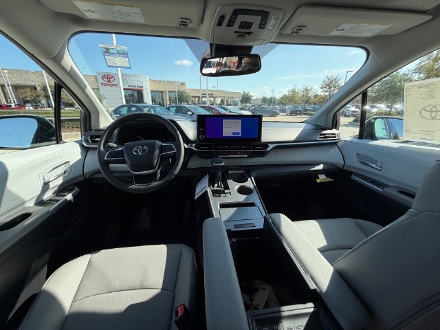 New 2026 Toyota Sienna XLE FWD image 19