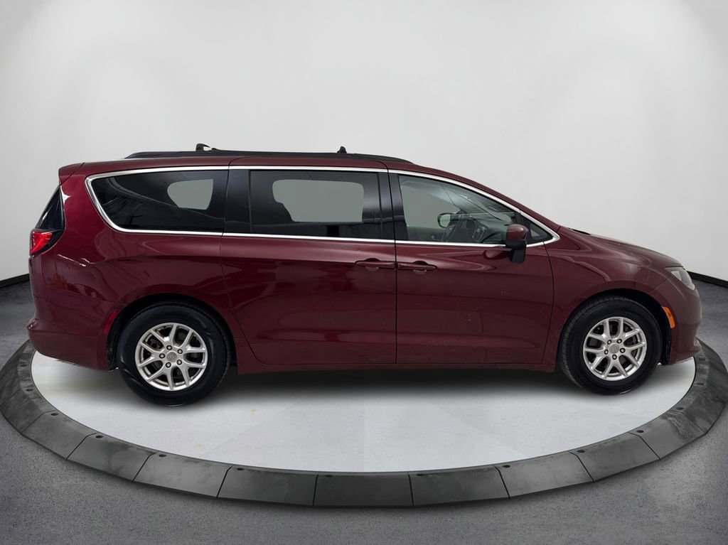 Used 2018 Chrysler Pacifica LX FWD image 4