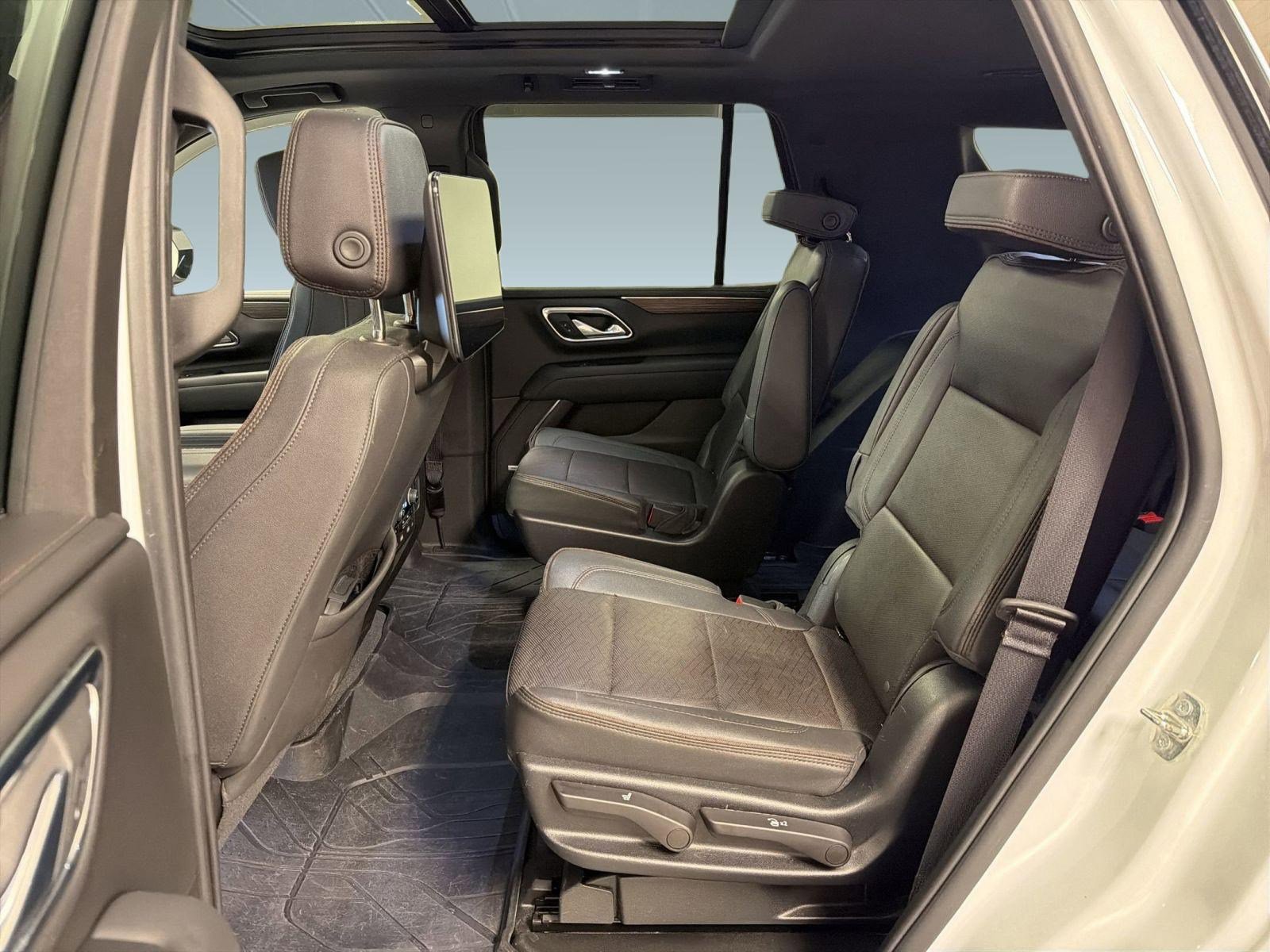 Used 2023 Chevrolet Tahoe High Country w/ Advanced Technology Package AWD/4WD image 14