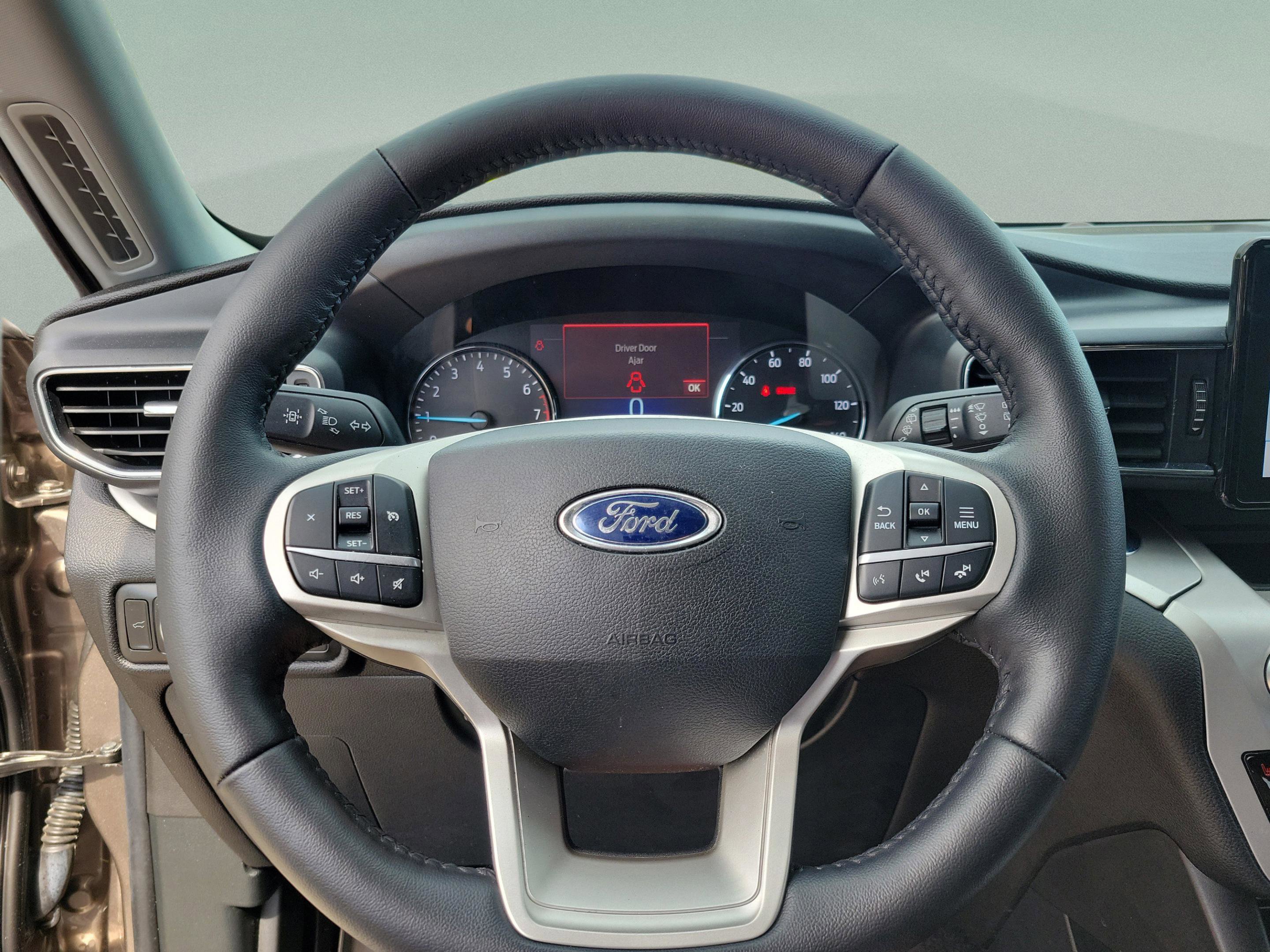 Used 2021 Ford Explorer XLT w/ Equipment Group 202A image 11