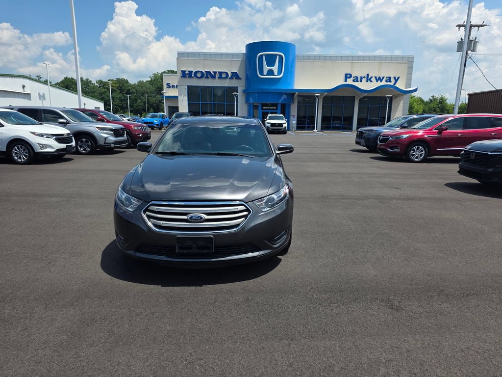 Used 2015 Ford Taurus SEL w/ Equipment Group 201A AWD/4WD image 8