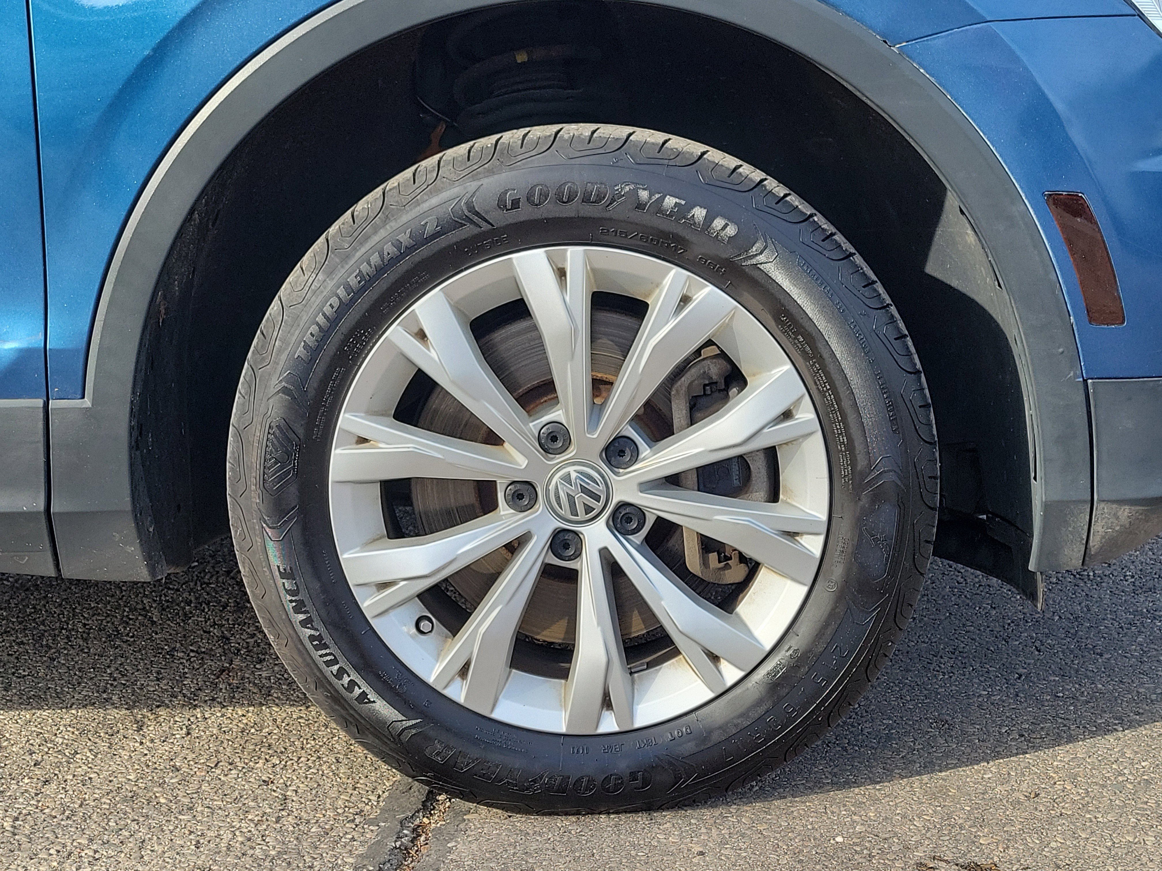 Used 2020 Volkswagen Tiguan S image 5