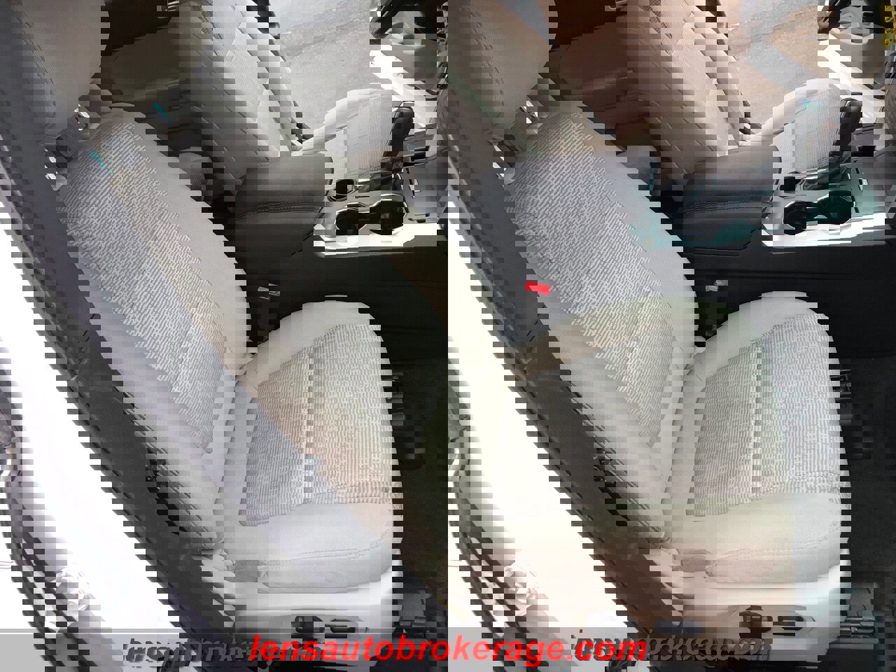 Used 2015 Ford Explorer XLT image 25