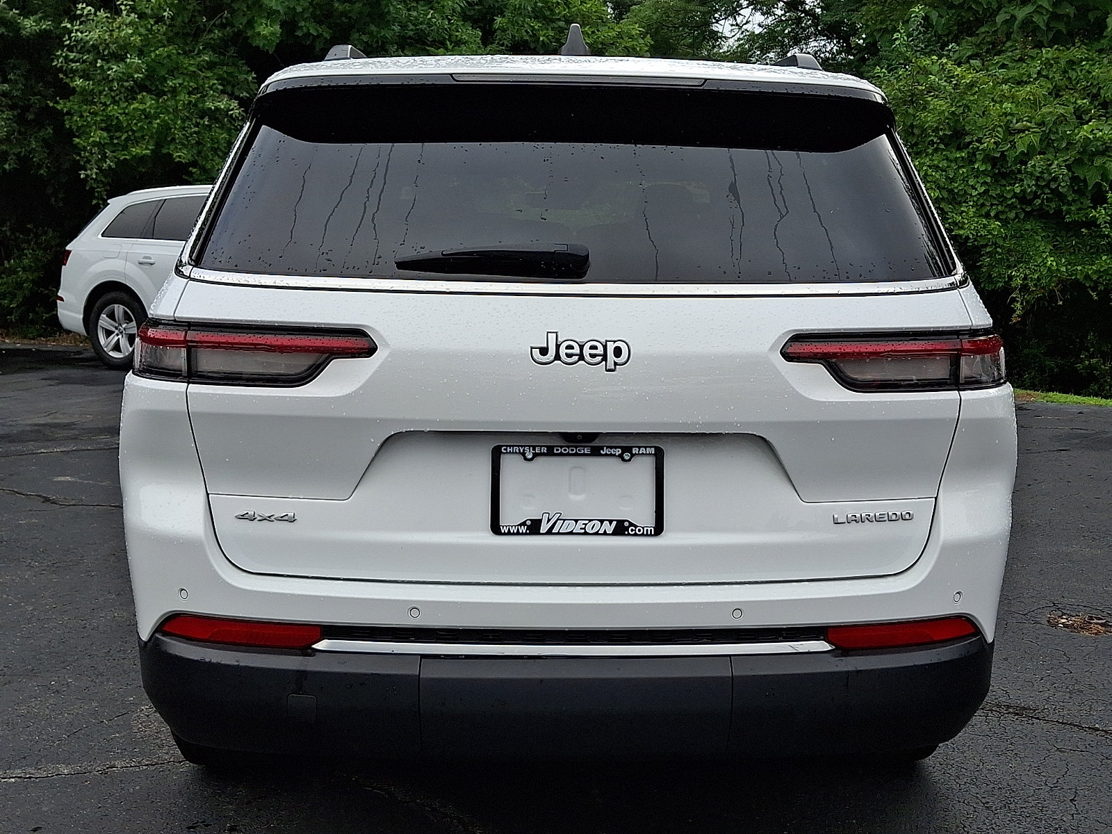 Used 2025 Jeep Grand Cherokee L Laredo w/ Trailer Tow Package AWD/4WD image 5