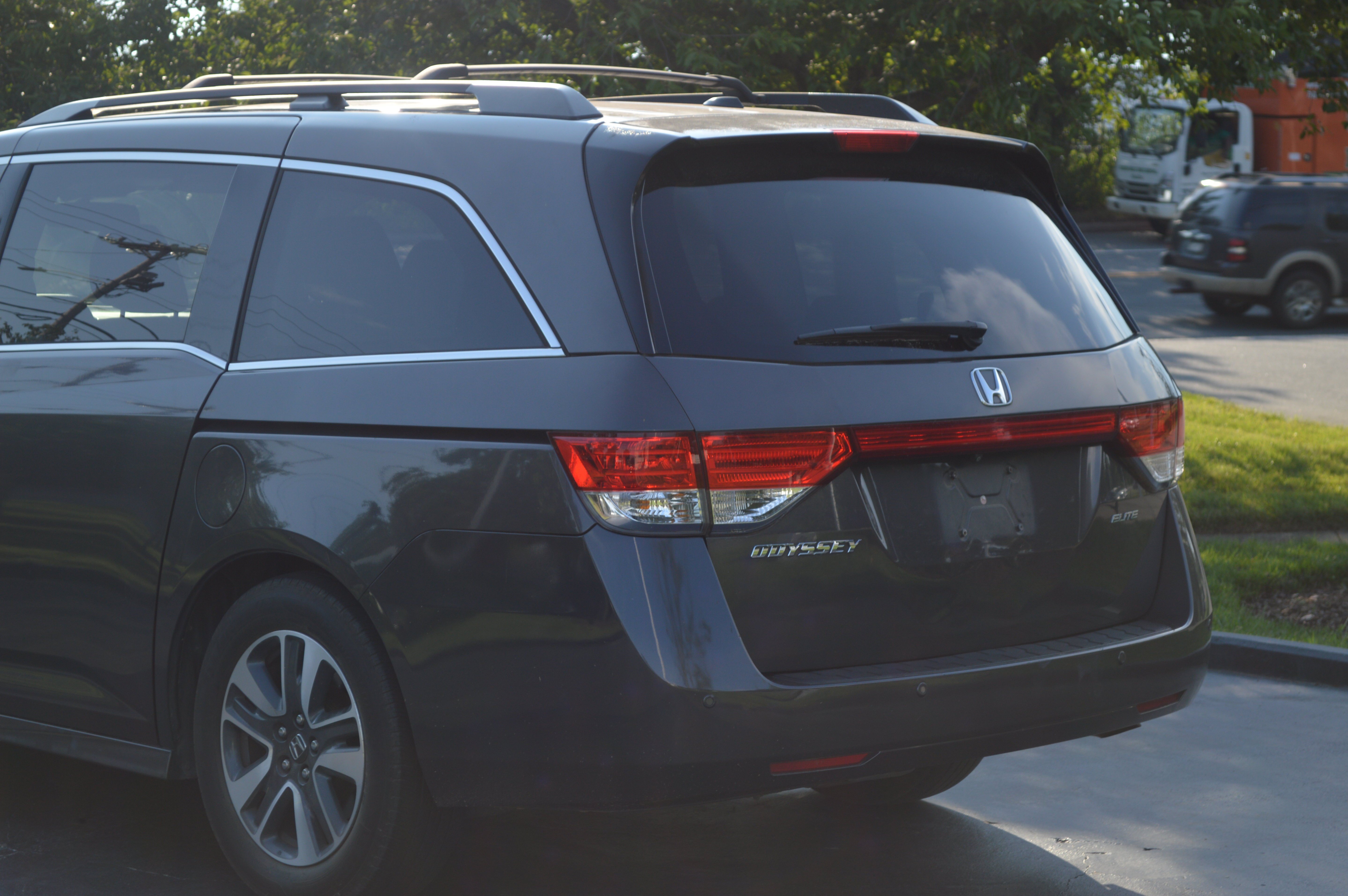 Used 2016 Honda Odyssey Touring Elite image 3