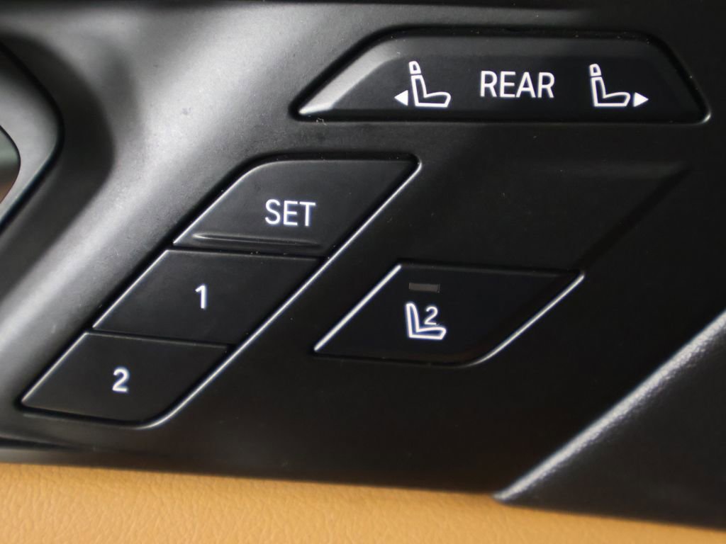 Used 2023 BMW X7 xDrive40i w/ M Sport Package AWD/4WD image 41