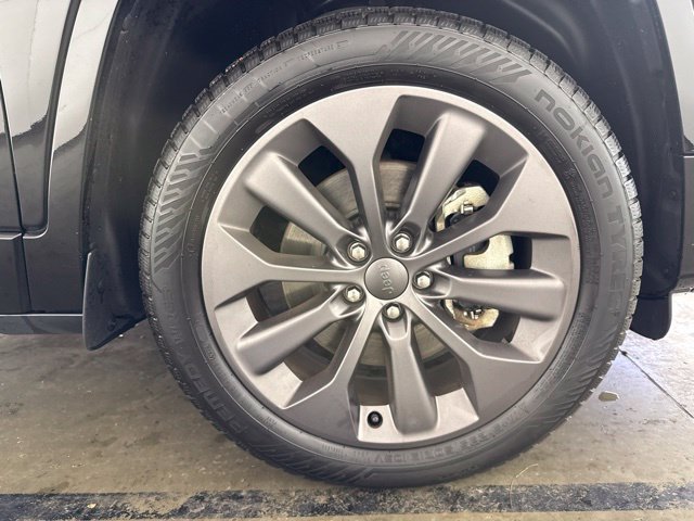 Used 2021 Jeep Cherokee High Altitude AWD/4WD image 12