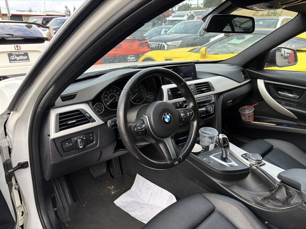 Used 2016 BMW 320i Sedan RWD image 5