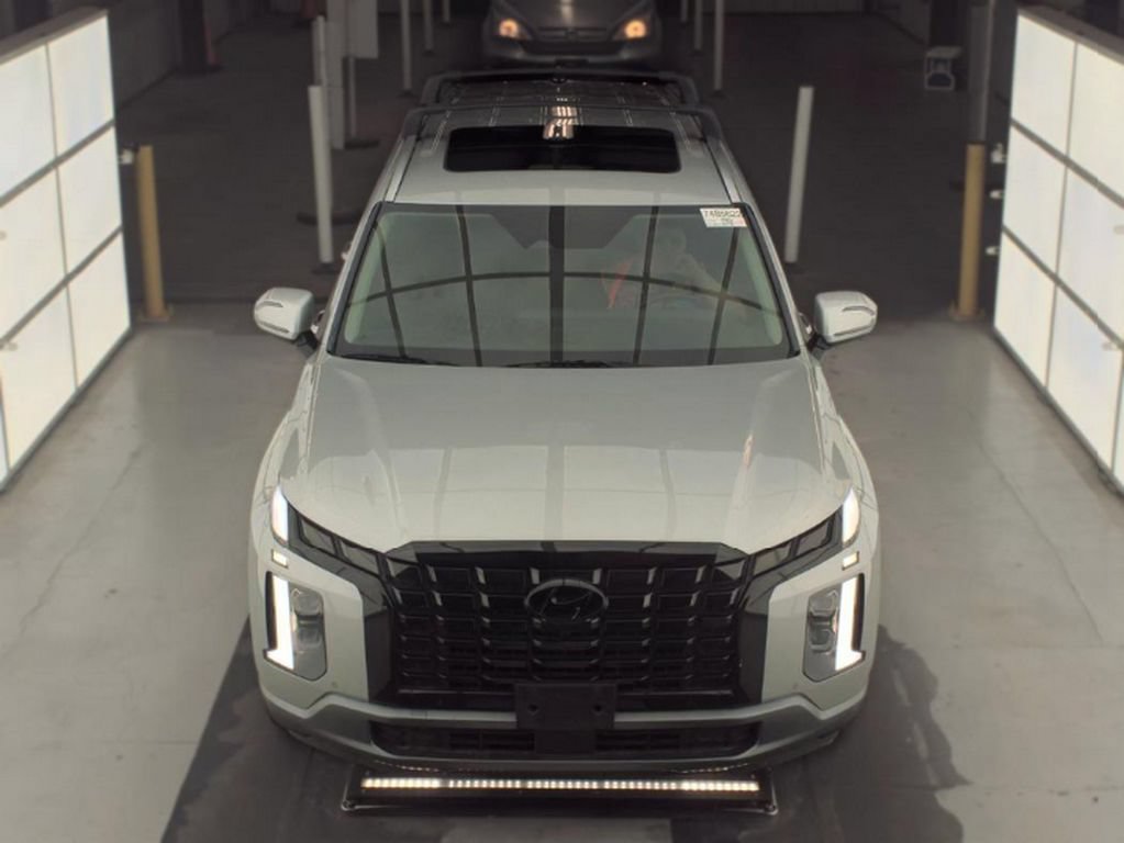 Used 2023 Hyundai Palisade SEL AWD/4WD image 3