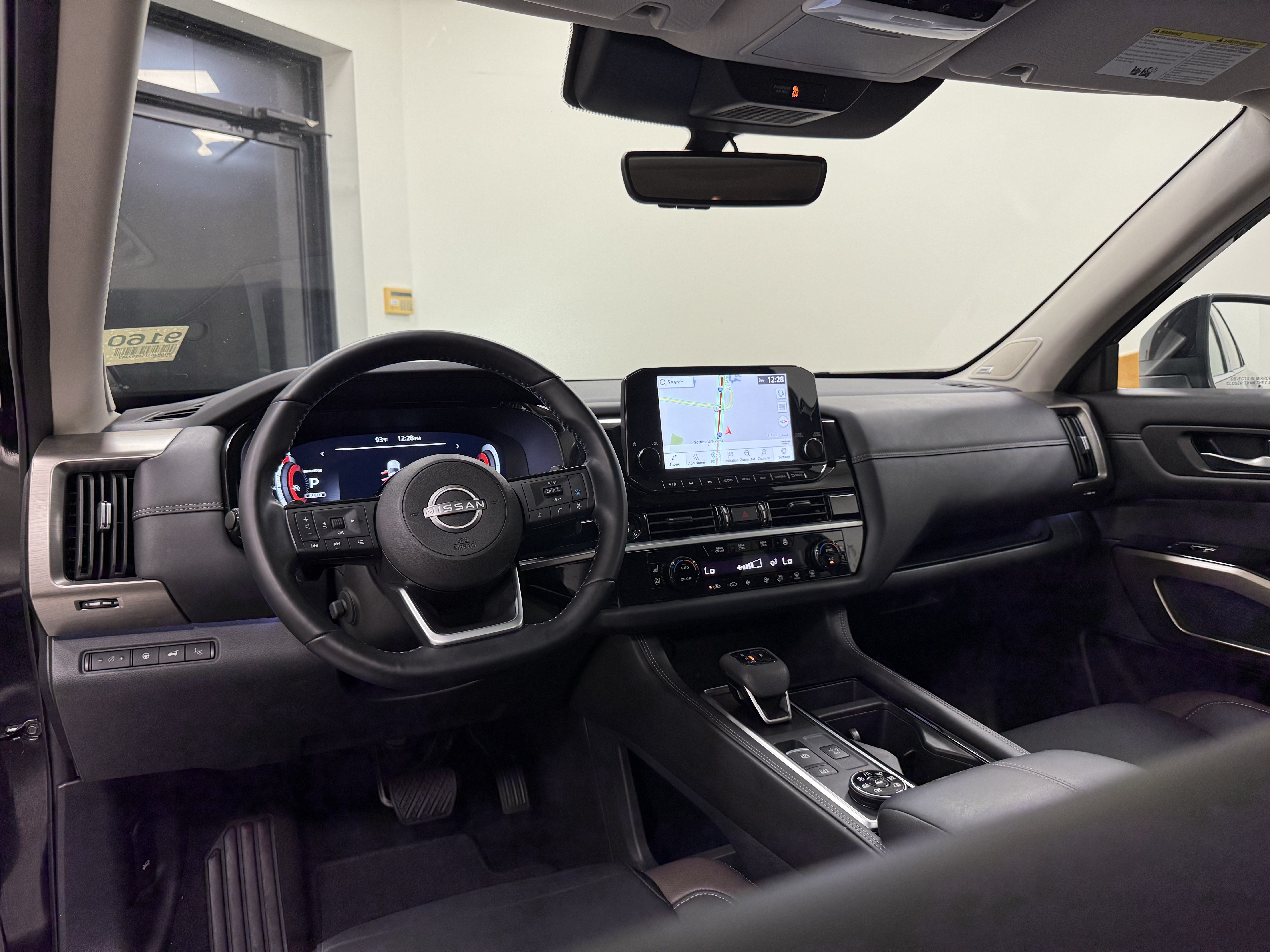 Used 2025 Nissan Pathfinder Platinum w/ Cargo Package AWD/4WD image 18