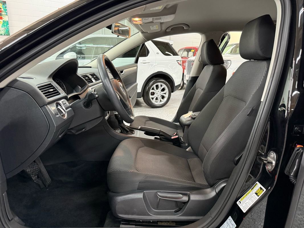 Used 2014 Volkswagen Passat 2.5 S FWD image 11
