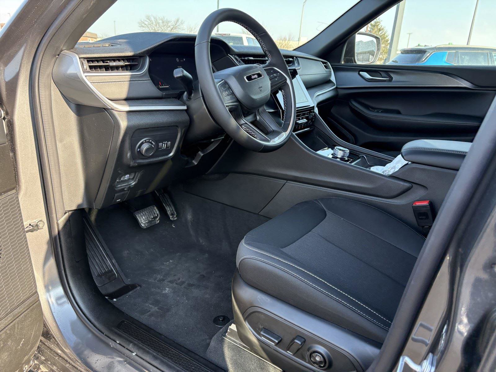 New 2026 Jeep Grand Cherokee Laredo X image 14