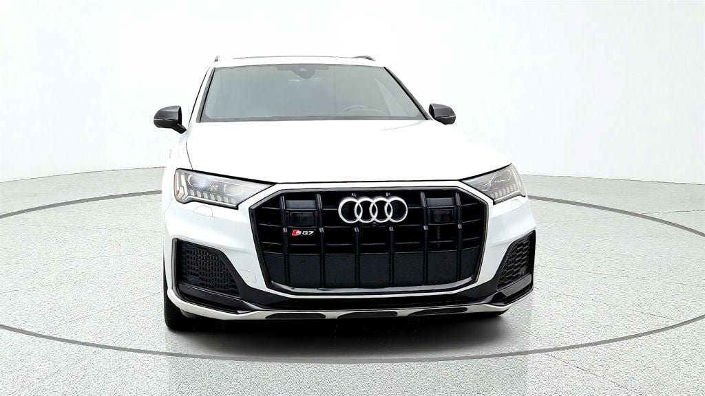 Used 2023 Audi SQ7 Prestige AWD/4WD image 2