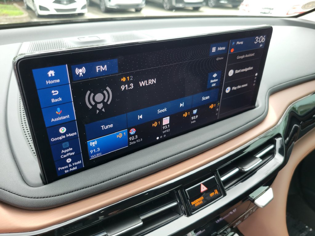 Used 2025 Acura MDX w/ Technology Package FWD image 30